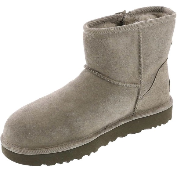 NWT UGG Classic Mini Bailey Zip Boots - Picture 4 of 7